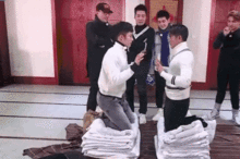 只想静静吃瓜过年