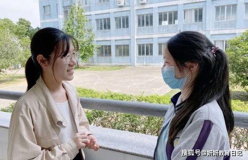 湖南技校校花吃瓜,校园生活趣味横生